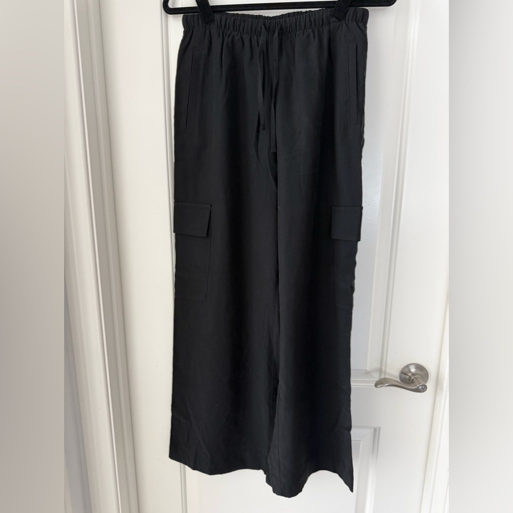 Wide leg cargo pants